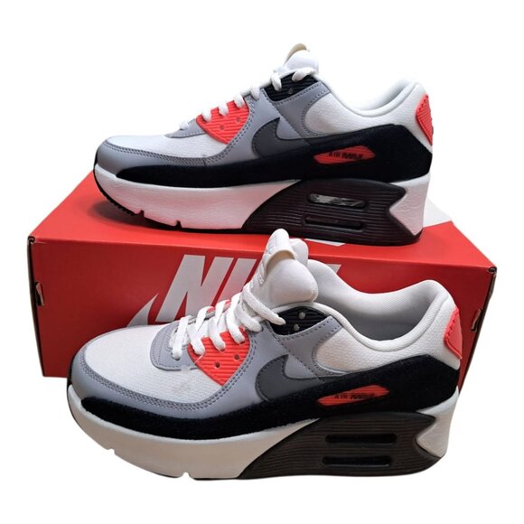 New Nike Women's Air Max 90 LV8 Sneaker - White/Black/Grey - Size: 8 ( 25 CM) - Picture 4 of 16